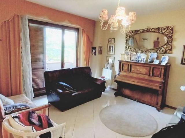 Villa Schiera in vendita a Prato, Toscana