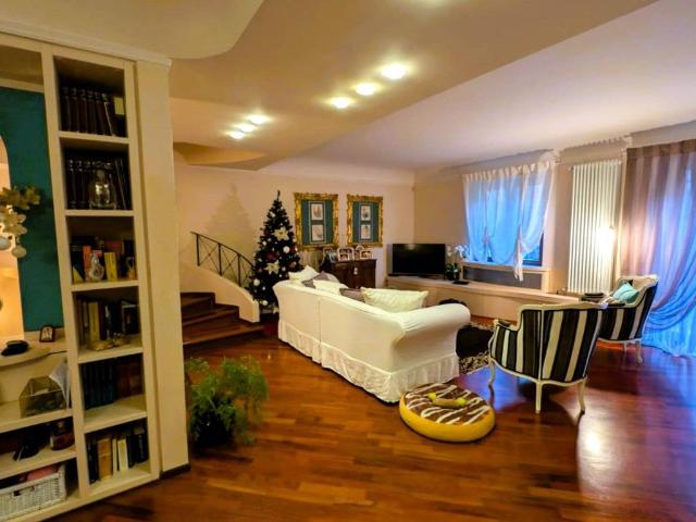Villa Schiera in vendita a Prato, Toscana