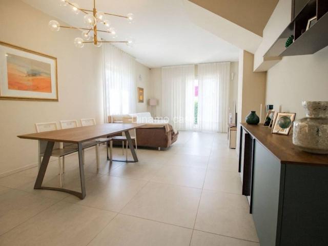 Ville Schiera in vendita a Prato, Pizzidimonte
