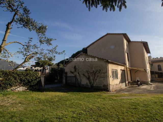 Villa Schiera in vendita a Mezzana, Prato