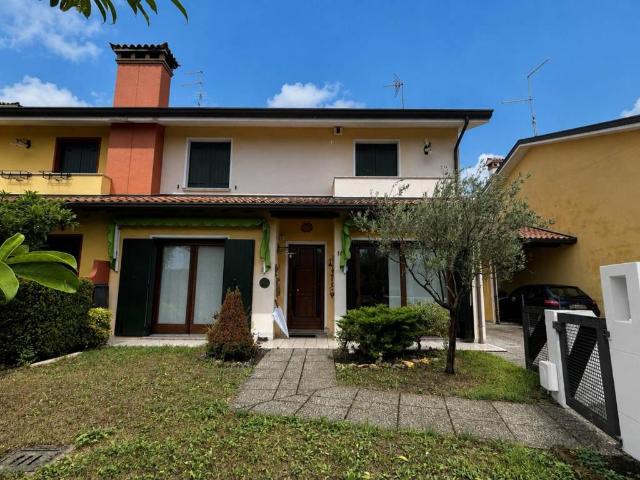 Villa Schiera in vendita a Pravisdomini, Friuli-Venezia Giulia