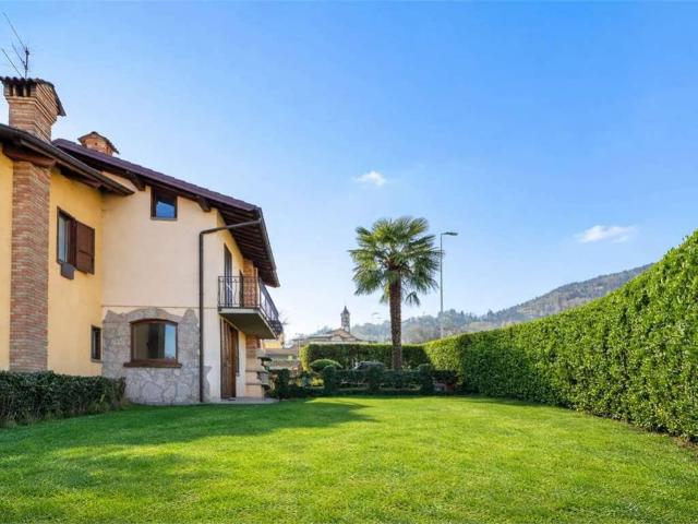 Villa Schiera in vendita a Premolo, Lombardia