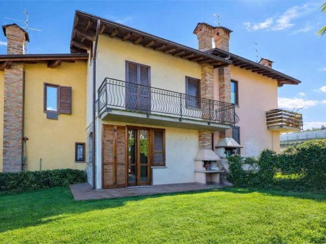 Villa Schiera in vendita a Premolo, Lombardia