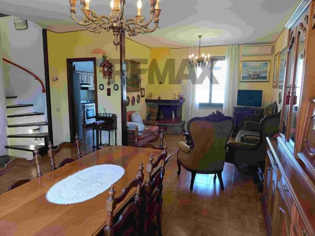 Villa Schiera in vendita a Presezzo, Lombardia