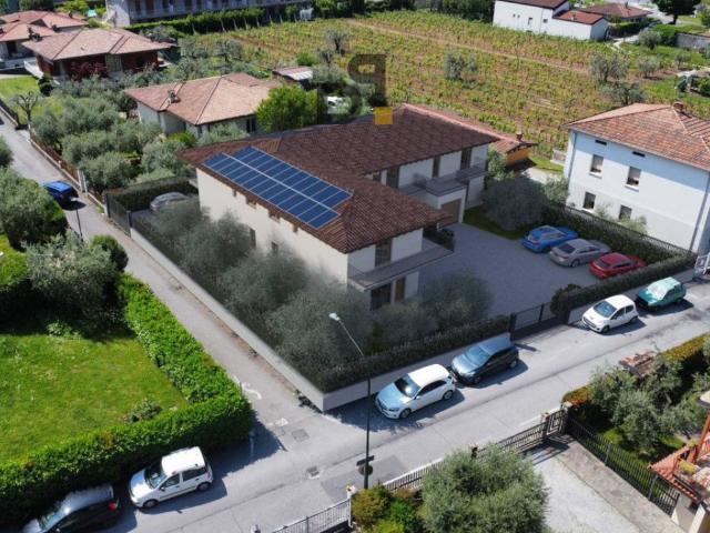 Villa Schiera in vendita a Puegnago, Lombardia