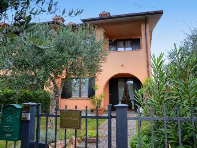 Villa Schiera in vendita a Castello, Puegnago del Garda