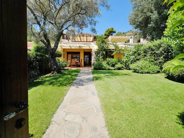 Villa Schiera in vendita a Pula, Sardigna/Sardegna
