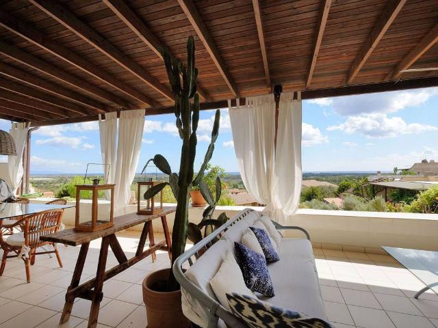 Villa Indipendente in vendita a Pula, Sardigna/Sardegna