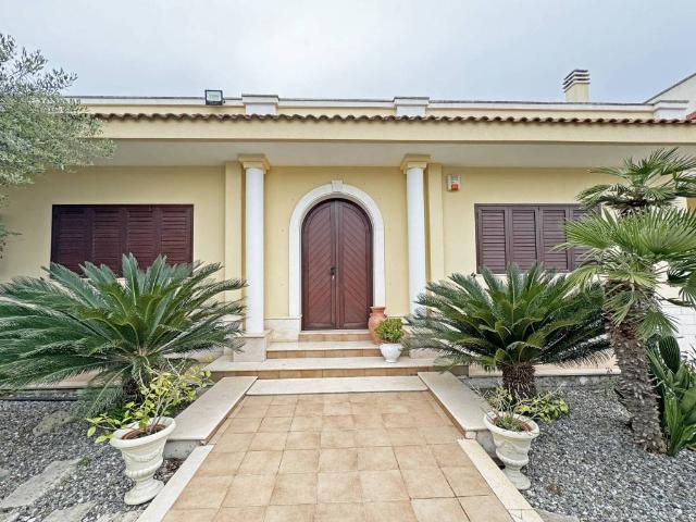 Villa Schiera in vendita a Puglia, Taranto