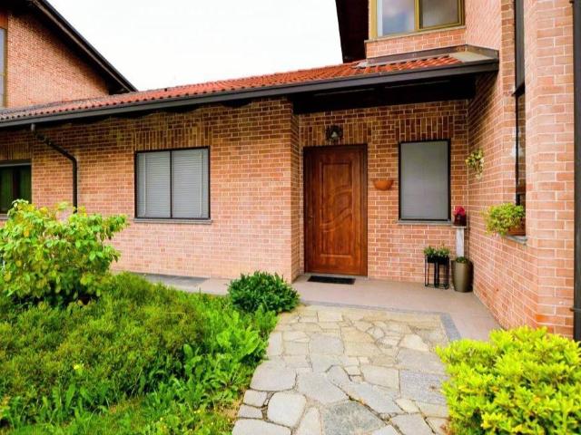 Villa Schiera in vendita a Piemonte, Biella