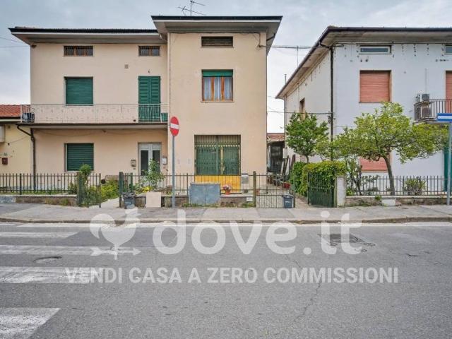 Villa Schiera in vendita a Quarrata, Toscana