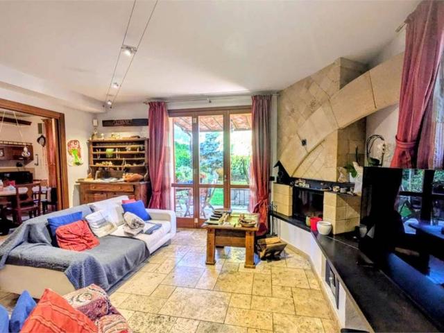 Villa Schiera in vendita a Quart, Aosta