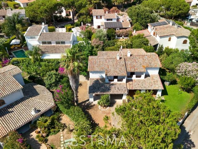 Villa Schiera in vendita a Marina di Capitana, Quartu Sant'elena