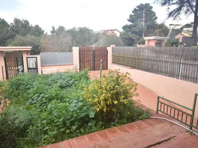 Villa Schiera in vendita a Mràxini Arrùbiu/Margine Rosso, Quartu Sant'elena