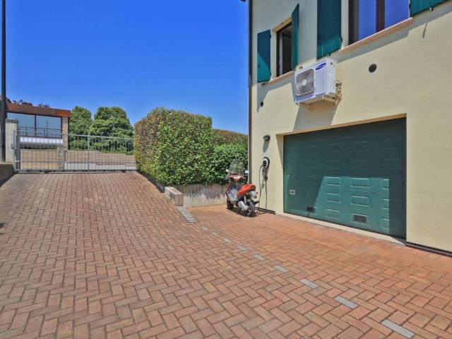 Villa Schiera in vendita a Colline Matildiche, Re