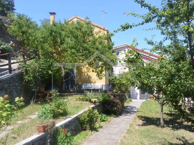 Villa Schiera in vendita a Quiliano, Liguria