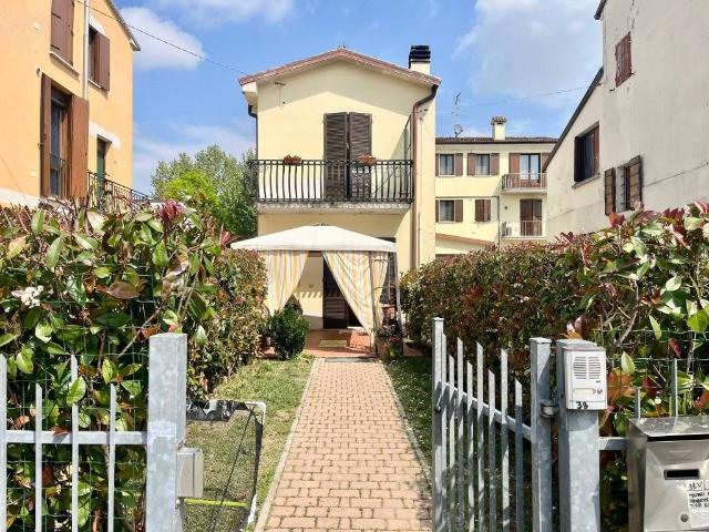 Villa Schiera in vendita a Quistello, Lombardia