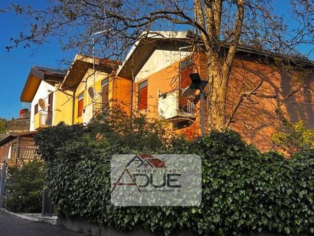 Villa Schiera in vendita a Cisterna, Ragalna