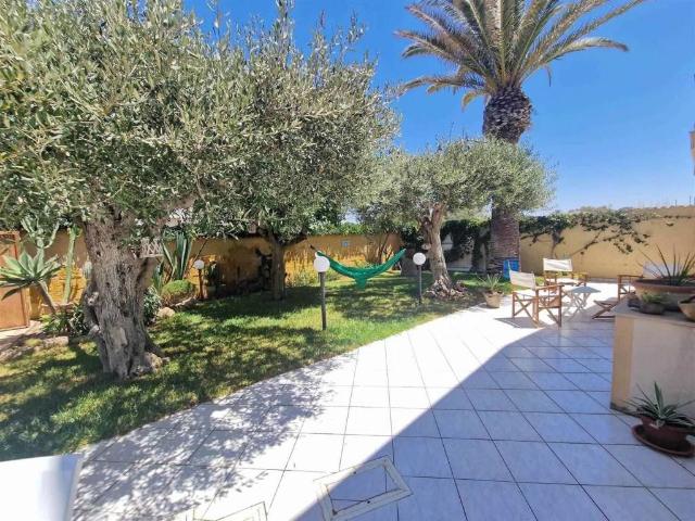 Ville Schiera in vendita a Ragusa, Punta Braccetto