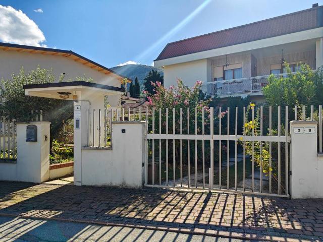 Villa Schiera in vendita a Unione dei comuni Terre dei Peligni, Raiano
