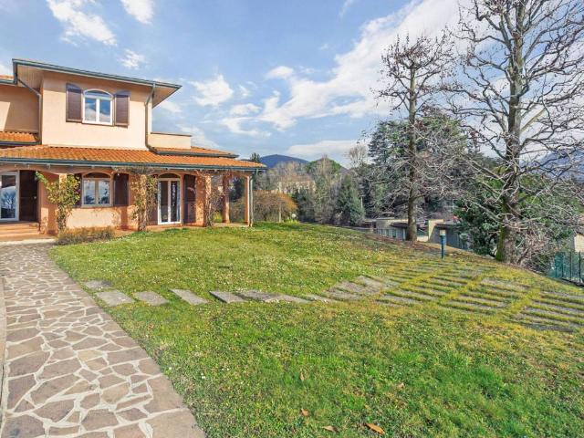 Villa Indipendente in vendita a Ranica, Lombardia