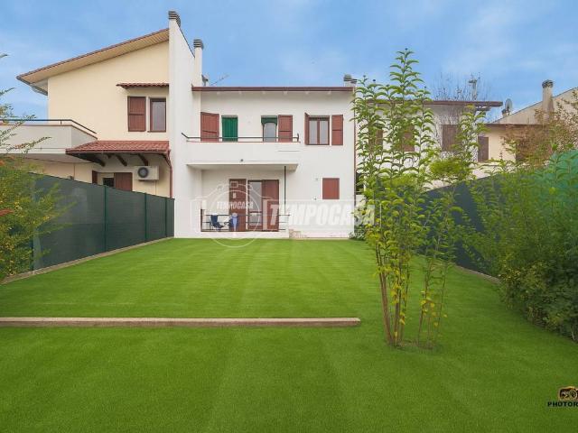 Villa Schiera in vendita a Lido Adriano, Ravenna