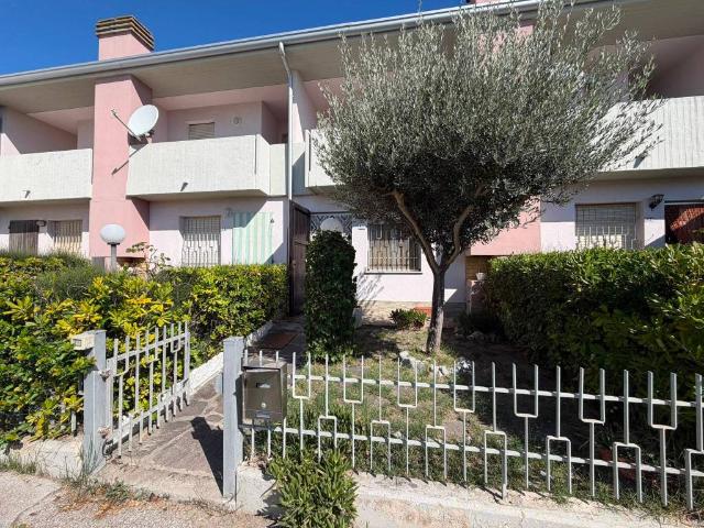 Villa Schiera in vendita a Lido Adriano, Ravenna