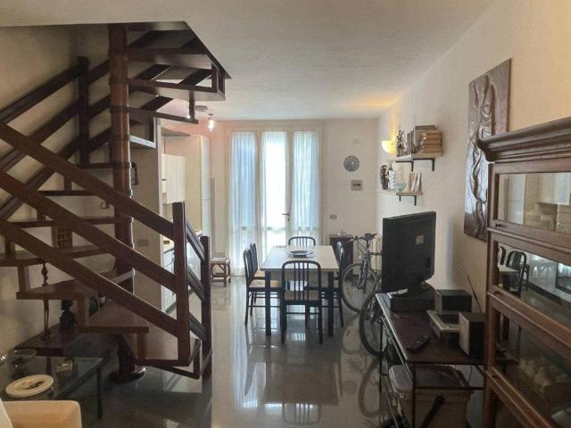 Villa Schiera in vendita a Ravenna, Reggio Emilia