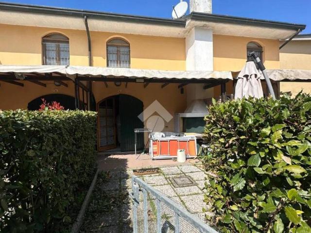 Villa Schiera in vendita a Punta Marina Terme, Ravenna