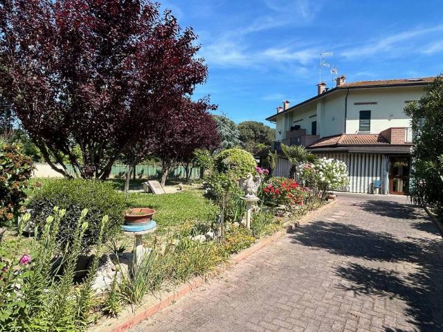 Villa Schiera in vendita a Punta Marina Terme, Ravenna