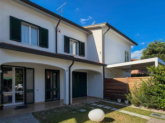 Villa Schiera in vendita a Ravenna, Reggio Emilia