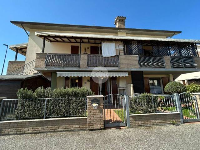 Villa Schiera in vendita a Ravenna, Reggio Emilia