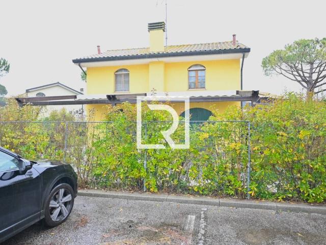 Villa Schiera in vendita a Punta Marina Terme, Ravenna