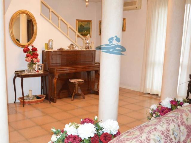 Villa Schiera in vendita a Ravenna, Reggio Emilia