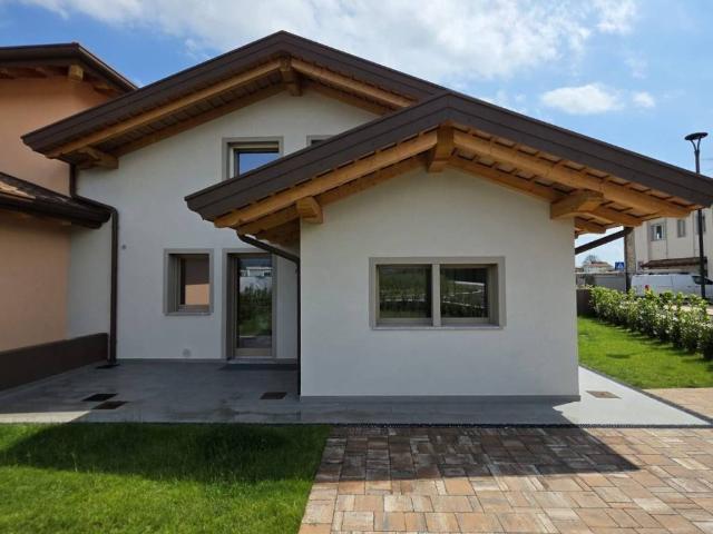 Villa Schiera in vendita a Reana del Rojale / Reane dal Roiâl, Friuli-Venezia Giulia