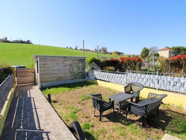 Villa Schiera in vendita a Contrada Ricciola, Marche
