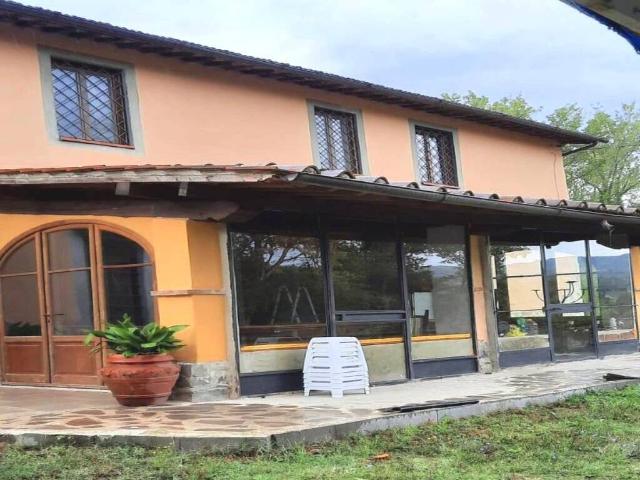Villa Schiera in vendita a Unione di Comuni Valdarno e Valdisieve, Reggello