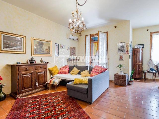 Villa Schiera in vendita a Fogliano, Re