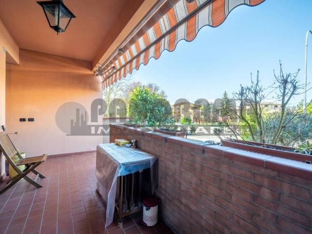 Villa Schiera in vendita a Villaggio Stranieri-Bazzarola, Re