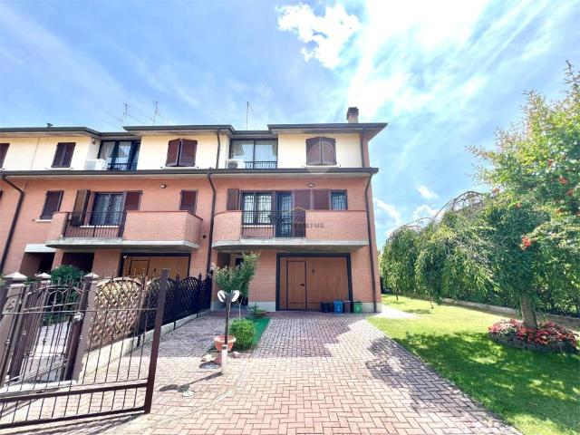 Villa Schiera in vendita a Fogliano, Re