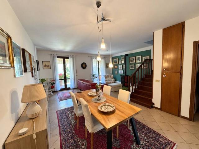 Villa Schiera in vendita a Canali, Reggio Emilia