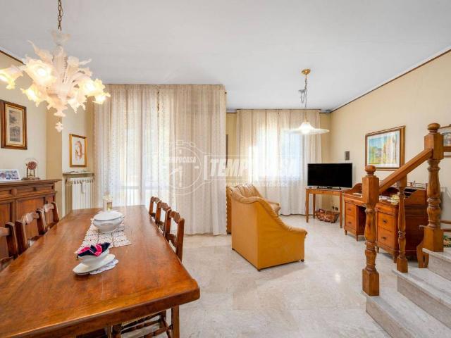 Villa Schiera in vendita a Fogliano, Re
