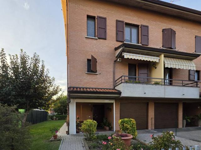 Villa Schiera in vendita a Bagno, Reggio Emilia