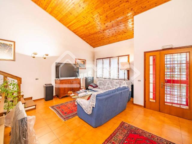 Villa Schiera in vendita a Re, Reggio Emilia