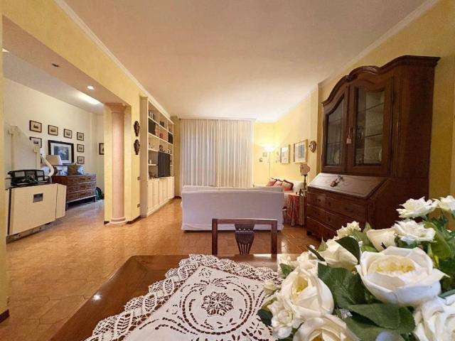 Villa Schiera in vendita a Villaggio Olimpia, Re
