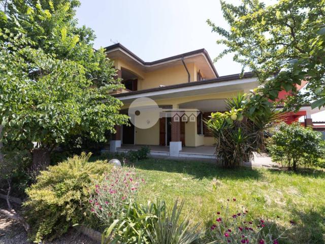 Villa Schiera in vendita a Remedello, Lombardia
