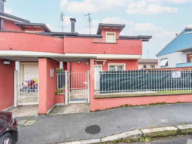 Villa Schiera in vendita a Canazza, Rescaldina