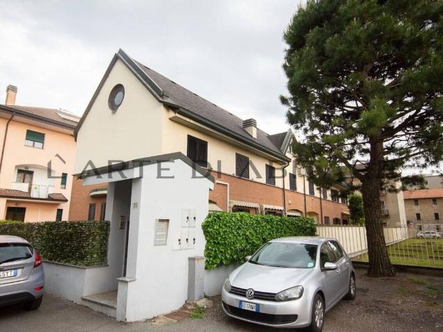 Villa Schiera in vendita a Rho, Lombardia