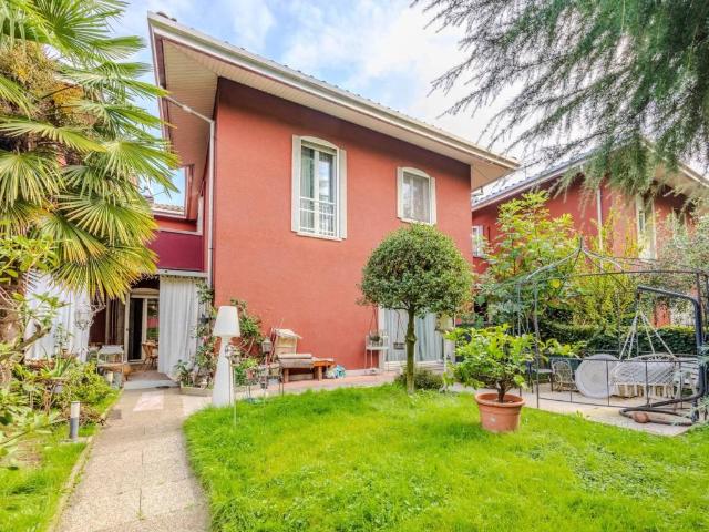 Villa Schiera in vendita a Cascina Mazzino, Rho