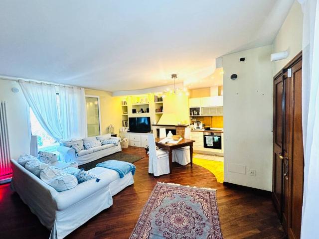 Villa Schiera in vendita a Riccione, Reggio Emilia